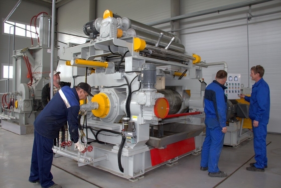 kopen Automatische rubberen open mengmolen 15kw Twee rollenmolen voor rubbercompounding online manufacture