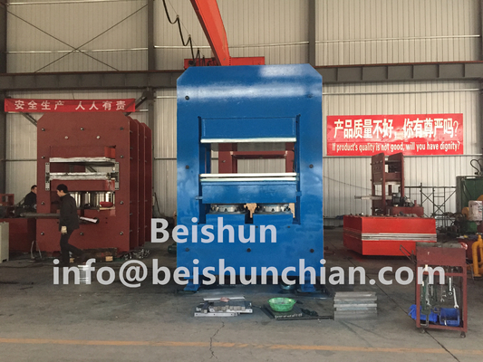 kopen PLC-besturing Automatische aanpasbare rubbervulcaniseringspers voor vulcaniserende rubberproducten online manufacture