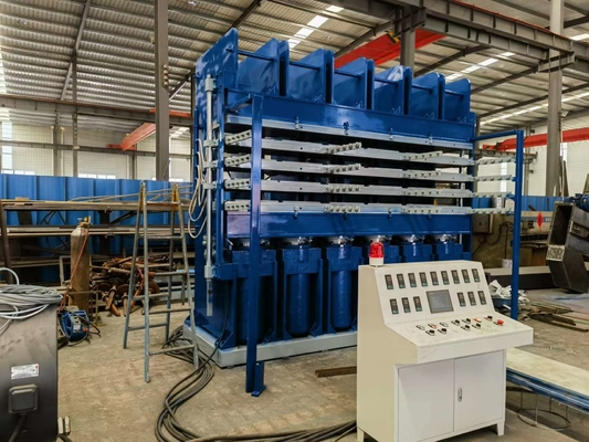 kopen PLC 4 lagen Hydraulische vulcaniserende pers Voor geprefabriceerde herverwerkte vrachtwagenband loopvlak online manufacture