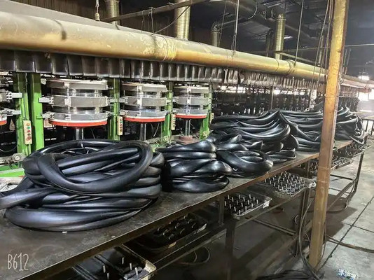 kopen Butilrubber en natuurrubber inner tube curing machine voor motorfiets inner tube productielijn online manufacture