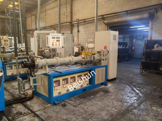 kopen EPDM afdichtingsstrip productielijn met 0-400℃ temperatuurbereik en 900-950HV schroefhardheid voor 100 kg/u output online manufacture