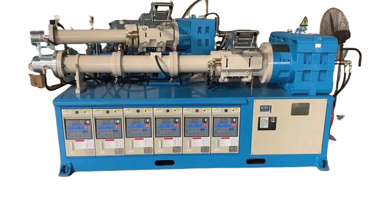 PLC Automatische temperatuurregeling Koudvoer Silicone Extruder / Rubber Extruder voor kan Silicone strips produceren Rubber Wipers